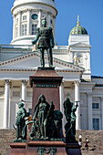 Domplatz mit Alexander-Statue, Helsinki, Finnland