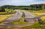 Deutsche Autobahn, Ausfahrt und Ende der Autobahn, fehlender Lückenschluss der A1 in der Eifel, Deutschland