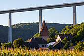 Kochertalbrücke, A6, höchste Autobahnbrücke Deutschlands, überquert die Kocher bei Geislingen, Deutsche Autobahn,
