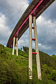 Autobahnbrücke Nuttlar, A46, Sauerland, 2019, Stahlbeton, Stahlhohlkasten, Deutsche Autobahn, Deutschland