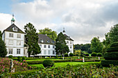 Blick auf das Herrenhaus Gut Panker, Gestüt, Barockgarten,  Panker, Lütjenburg, Kreis Plön, Hohwachter Bucht, Probstei