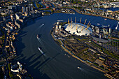 Großbritannien, London, Stadtbild mit O2 Millennium Dome und Themse