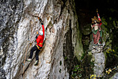 Dry tooling in the bear cave near Oberammergau
