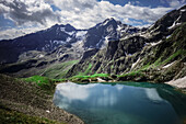Trail running tour in the Ötztal - mountain landscape on the White Lake