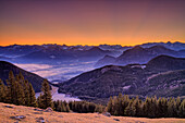 Morning mood with a view of the Inn Valley, Chiemgau Alps, Loferer Steinberge and Kaiser Mountains, from the Farrenpoint, Mangfall Mountains, Bavarian Alps, Upper Bavaria, Bavaria, Germany