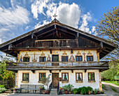 Bauernhaus mit Lüftlmalerei, Berbling, Rosenheim, Oberbayern, Bayern, Deutschland 