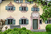 Bauernhaus mit Lüftlmalerei, Prien am Chiemsee, Oberbayern, Bayern, Deutschland 