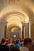 Besucher in den Vatikanischen Museen