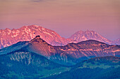 Alpenglow at Hohem Göll, Schmittenstein, Watzmann and Schlenken, from the Pillsteinhöhe, Salzkammergut Mountains, Salzburg, Austria