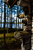Altes Holzhaus im Patvinsuo-Nationalpark, Finnland