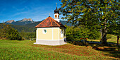 Kapelle Maria Rast, Buckelwiesen zwischen Mittenwald und Krün, Werdenfelser Land, Oberbayern, Bayern, Europa