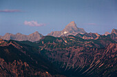 Zugspitze überragt die Allgäuer Alpen, Allgäu, Bayern, Deutschland