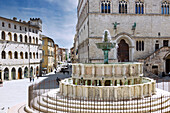 Perugia, Fontana Maggiore, Palazzo dei Priori, Piazza IV Novembre, Umbrien, Italien