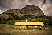 Berghütte bei El Chalten nahe Fitz Roy Massiv, Provinz Santa Cruz, Patagonien, Argentinien, Südamerika