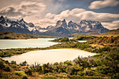 Bergkette Cuernos del Paine, Lago el Toro, Nationalpark Torres del Paine, Patagonien, Provinz Última Esperanza, Chile, Südamerika