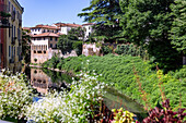 Vicenza; Fluss Retrone, Blick von Ponte San Michele, Venetien, Italien