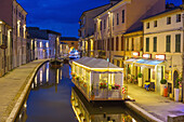Comacchio; Via Fogli, Fischrestaurants, Emilia Romagna, Italien