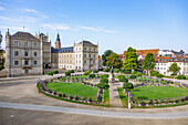 Coburg; Ehrenburg Palace; Ernst I monument, Schlossplatz