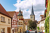 Sesslach; Luitpoldstraße; Stadtpfarrkirche St. Johannes der Täufer, Bayern, Deutschland