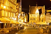 Marburg an der Lahn; Market square, town hall, café, Hotel Zur Sonne