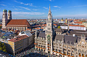 München, Altstadt, Marienplatz, Neues Rathaus, Domkirche zu Unserer Lieben Frau, Blick vom Aussichtsturm St. Peter, Bayern, Deutschland