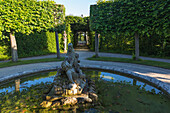 eitshöchheim, Veitshöchheim rococo garden, oval hedge cabinet