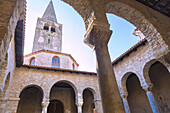 Porec; Euphrasius-Basilika; Atrium, Glockenturm und Baptisterium, Istrien, Kroatien