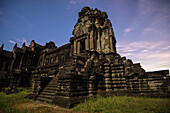 Angkor wat temple at dusk