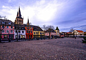 Market square with St. Victor Cathedral in Xanten, Lower Rhine, North Rhine-Westphalia, Germany