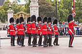 Wachablösung, Buckingham Palace, London, England, Vereinigtes Königreich