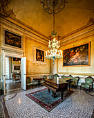 Musiksaal in der Villa Durazzo in Santa Margherita Ligure, Provinz Genua, Ligurien, Riviera Levante, Italien