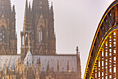 Abendstimmung am Kölner Dom, Hohenzollernbrücke, Köln, Nordrhein-Westfalen, Deutschland, Europa