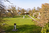Forchheim, Die Fünf Tore, Großplastik von Jan Koblasa im Stadtpark an der Zwingerbastion in Oberfranken, Bayern, Deutschland
