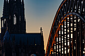 Evening mood at Cologne Cathedral, Hohenzollern Bridge, Cologne, North Rhine-Westphalia, Germany, Europe