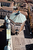 Blick auf den battistero di San Giovanni Battista vom Torrazzo aus, Cremona, Lombardei, Italien, Europa