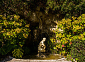 Statue im Garten der Villa Ephrussi de Rothschild, Saint-Jean-Cap-Ferrat; Côte d'Azur, Frankreich
