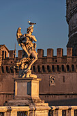 Seagull on figure on St. Angelo Bridge (Ponte Sant&#39;Angelo) and Castel Sant&#39;Angelo, Castel Sant&#39;Angelo, UNESCO World Heritage Site, Rome, Lazio, Italy, Europe