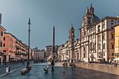 Touristen auf dem Piazza Navona, Rom, Latium, Italien, Europa