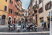 Cafe an der Santa Barbara alla Regola, Rom, Latium, Italien, Europa