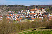 Sigmaringen mit Hohenzollernschloss Sigmaringen vom Aussichtspunkt Kapelle St. Josef, Schwäbische Alb in Baden-Württemberg, Deutschland