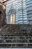 Stairs leading to Siena Cathedral, Siena, UNESCO World Heritage Site, Siena, Tuscany, Italy