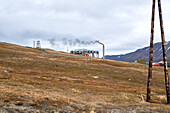 Blick auf den Gedenkpark Longyear Memorial, Longyearbyen, Spitzbergen und Jan Mayen