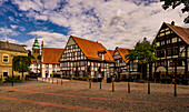Fachwerkhäuser und die Stadtkirche in der Altstadt von Bad Salzuflen, Kreis Lippe, Nordrhein-Westfalen, Deutschland