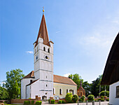 Kirche St. Martin und Gruftkapelle der Grafen La Rosée in Inkofen, Gemeinde Haag an der Amper in Oberbayern, Bayern, Deutschland