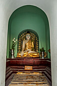 Buddha-Statue in der Shwedagon-Pagode, Yangon, Myanmar