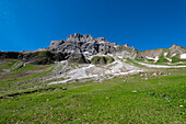 Ascent to the Kemptner Hütte, Trettachspitze, Mädelegabel, scratches. Long-distance hiking trail E5, crossing the Alps, Oberstdorf, Bavaria, Germany