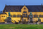Illuminated Goslar Imperial Palace, Goslar, UNESCO World Heritage Site Goslar, Harz, Harz National Park, Saxony-Anhalt, Germany