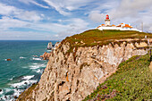 Der touristische Leuchtturm am Cabo da Roca ist der westlichste Punkt von Festlandeuropa, Portugal, Europa