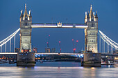 Tower Bridge, Fluss Themse, London, Großbritannien