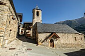 Pfarrkirche aus dem 18. Jahrhundert, Aneto, Gemeinde Montanuy, Ribagorza, Provinz Huesca, Aragon, Pyrenäen, Spanien.